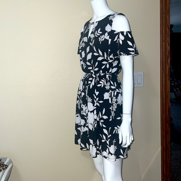 Roz & Ali Dresses & Skirts - Roz&Ali dress size S